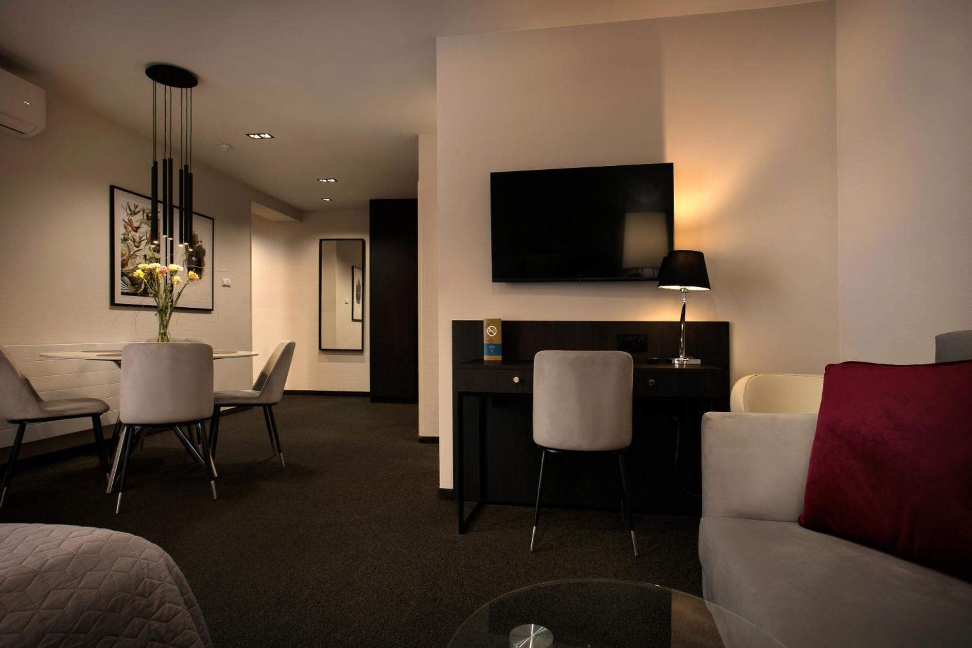 Hotel Atrium Krakow Bagian luar foto